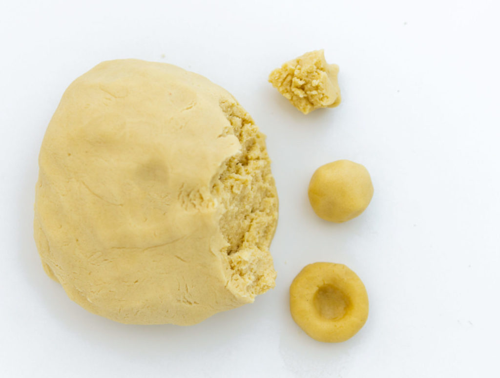 masa de thumbprint cookies o galletas mermelada